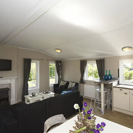 Recreatiepark Wiringherlant 5 *